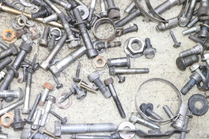 photo de SAC VISSERIE VIS PEUGEOT SATELIS 125 (2013 - 2018) - Zoom état d’usage