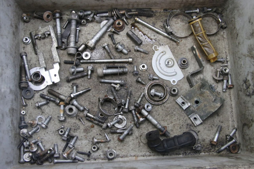 photo de SAC VISSERIE VIS APRILIA SCARABEO 4T 50 (2009 - 2017) - Vue principale