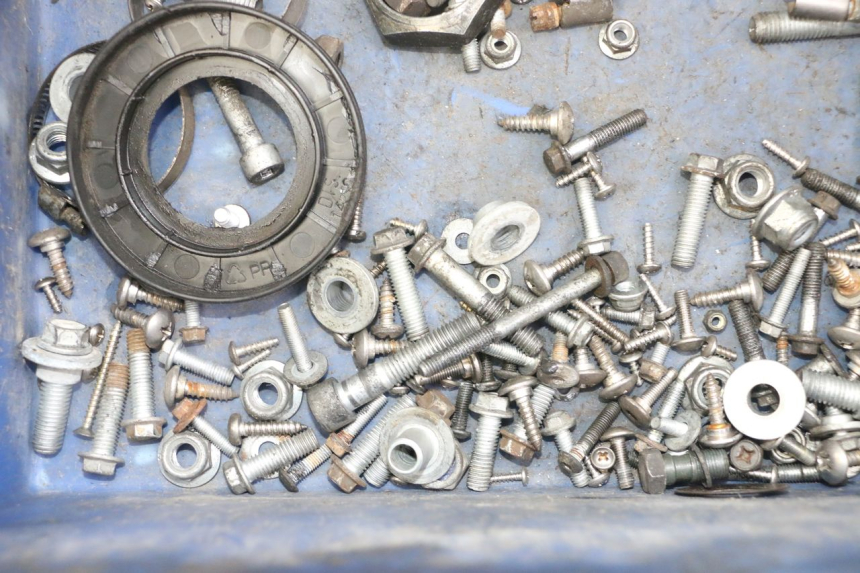 photo de SAC VISSERIE VIS APRILIA SCARABEO GT TOURING 125 (1999 - 2005) - Zoom état d’usage