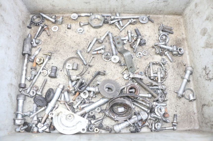 photo de SAC VISSERIE VIS APRILIA SCARABEO 100 (2003 - 2012) - Vue principale