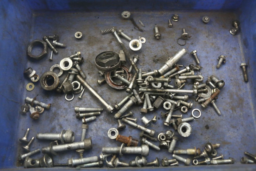 photo de SAC VISSERIE VIS APRILIA SCARABEO 100 (2003 - 2012) - Vue principale