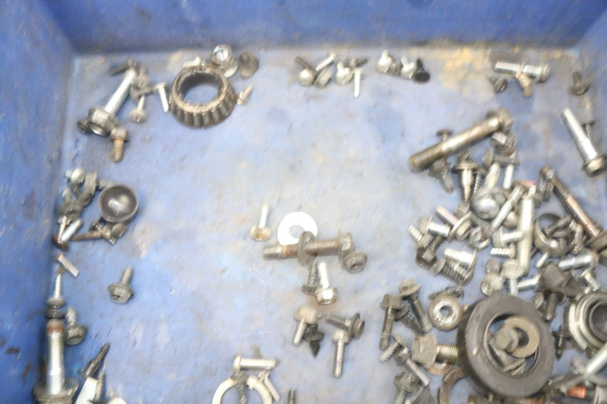 photo de SAC VISSERIE VIS SUZUKI SIXTEEN 125 (2008 - 2010) - Zoom état d’usage