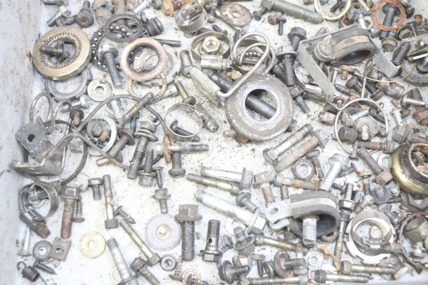 photo de SAC VISSERIE VIS MBK SKYLINER 125 (1998 - 2001) - Détail de la pièce