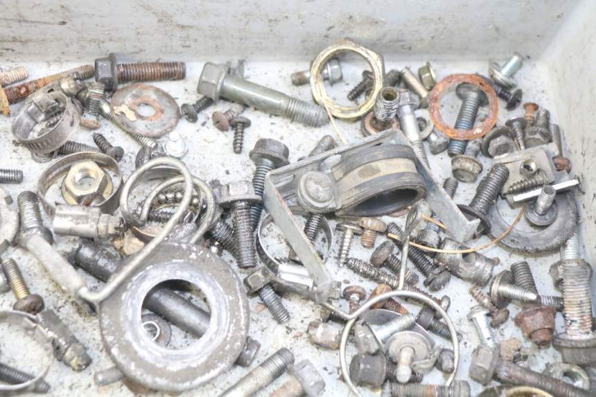 photo de SAC VISSERIE VIS MBK SKYLINER 125 (1998 - 2001) - Autre angle de vue