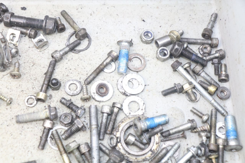 photo de SAC VISSERIE VIS YAMAHA SLIDER NAKED 50 (2004 - 2018) - Autre angle de vue