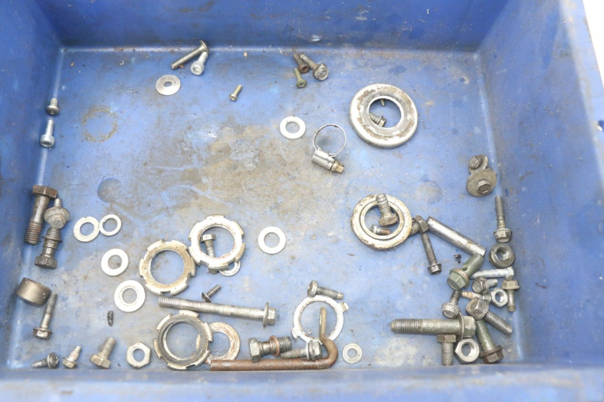 photo de SAC VISSERIE VIS YAMAHA SLIDER NAKED 50 (2004 - 2018) - Détail de la pièce