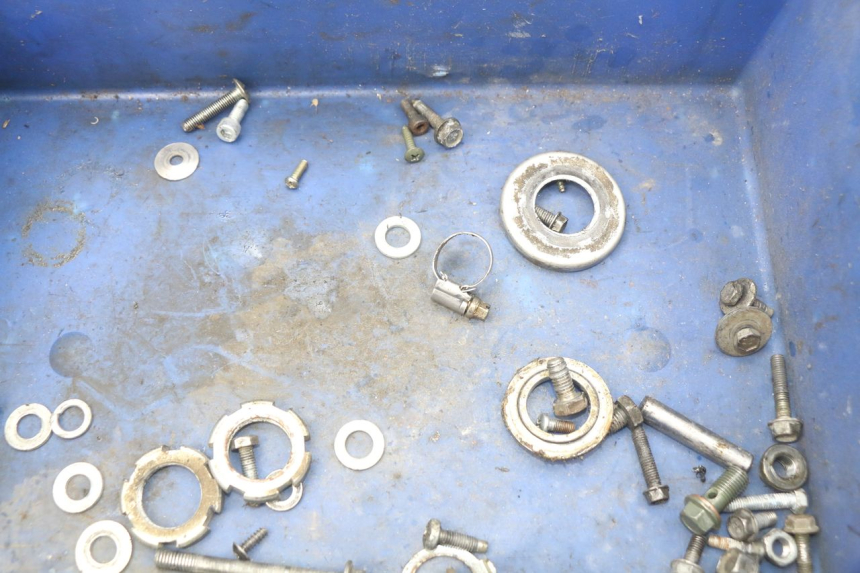 photo de SAC VISSERIE VIS YAMAHA SLIDER NAKED 50 (2004 - 2018) - Zoom état d’usage