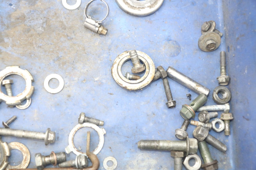 photo de SAC VISSERIE VIS YAMAHA SLIDER NAKED 50 (2004 - 2018) - Autre angle de vue