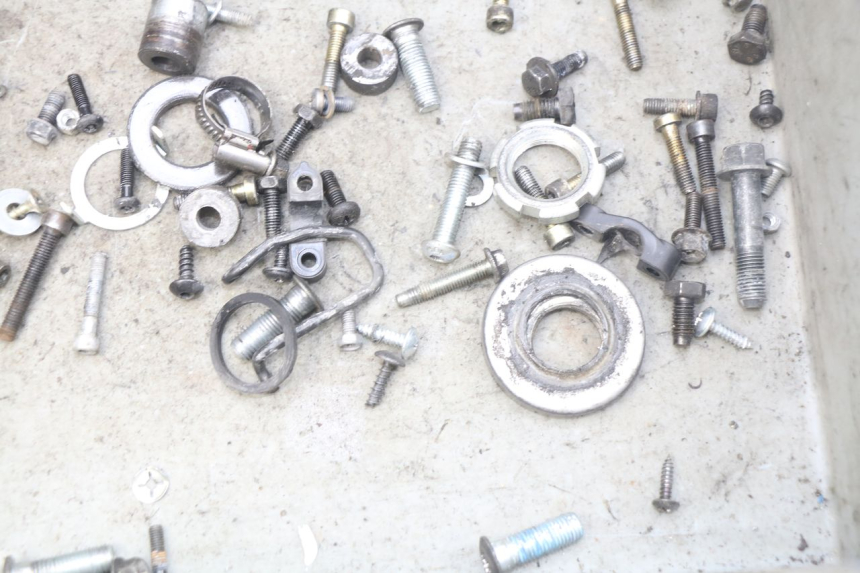 photo de SAC VISSERIE VIS YAMAHA SLIDER NAKED 50 (2004 - 2018) - Zoom état d’usage