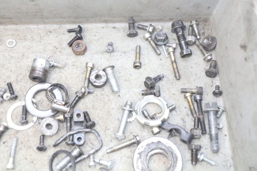 photo de SAC VISSERIE VIS YAMAHA SLIDER NAKED 50 (2004 - 2018) - Autre angle de vue