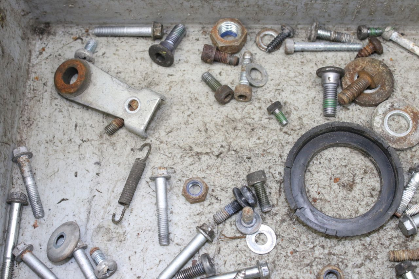 photo de SAC VISSERIE VIS GILERA SMT SUPERMOTARD 50 (2009 - 2017) - Gros plan technique