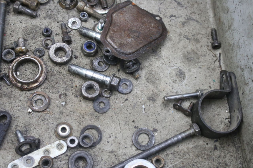 photo de SAC VISSERIE VIS SUZUKI SMX SUPERMOTARD 50 (1996 - 2001) - Détail de la pièce