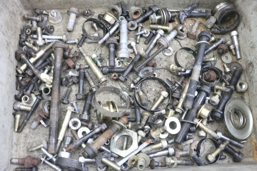 photo de SAC VISSERIE VIS TRIUMPH SPEED TRIPLE T301 900 (1994 - 1996) - Détail de la pièce