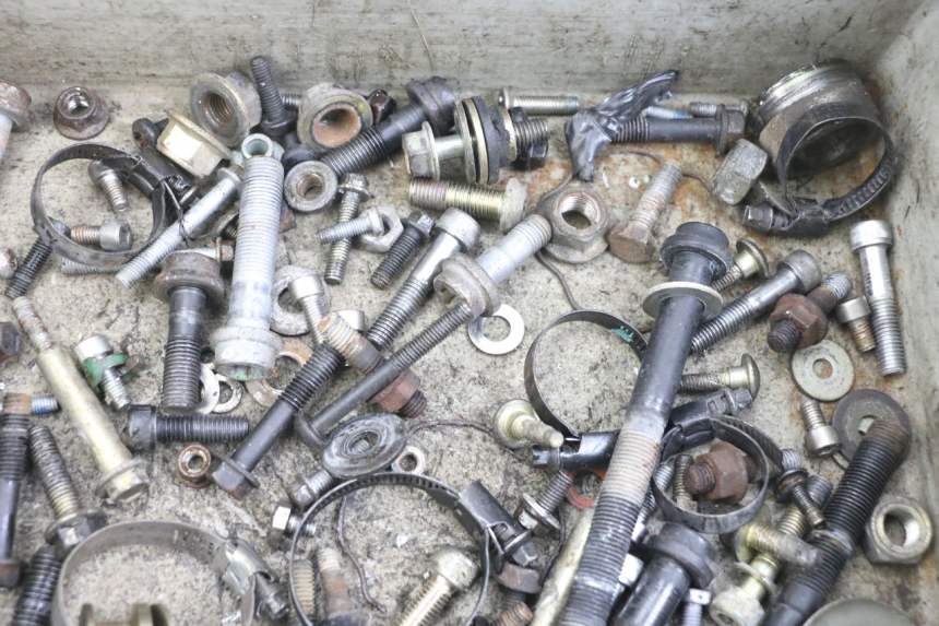 photo de SAC VISSERIE VIS TRIUMPH SPEED TRIPLE T301 900 (1994 - 1996) - Autre angle de vue