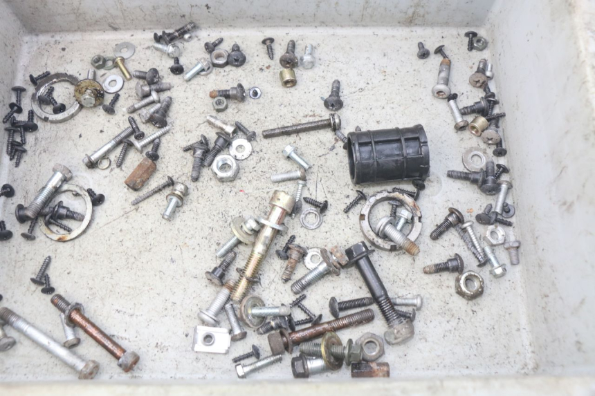 photo de SAC VISSERIE VIS APRILIA SR 2T 50 (2012 - 2017) - Détail de la pièce