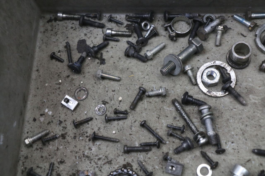 photo de SAC VISSERIE VIS APRILIA SR 2T 50 (2018 - 2022) - Détail de la pièce