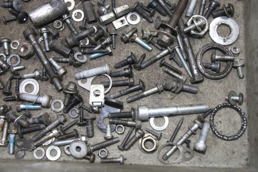 photo de SAC VISSERIE VIS APRILIA SR 2T 50 (2018 - 2022) - Gros plan technique