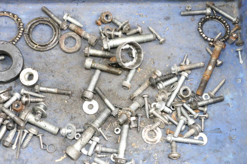 photo de SAC VISSERIE VIS APRILIA SR CARB LC 2T 50 (2004 - 2012) - Détail de la pièce