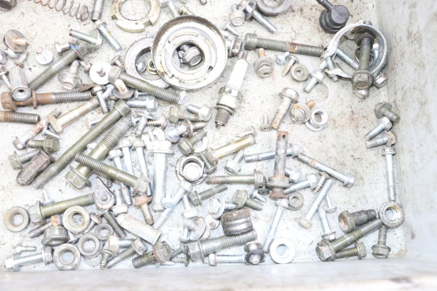 photo de SAC DE VIS ET BOULONS VASTRO STREET X 4T 50 (2016 - 2021) - Zoom état d’usage