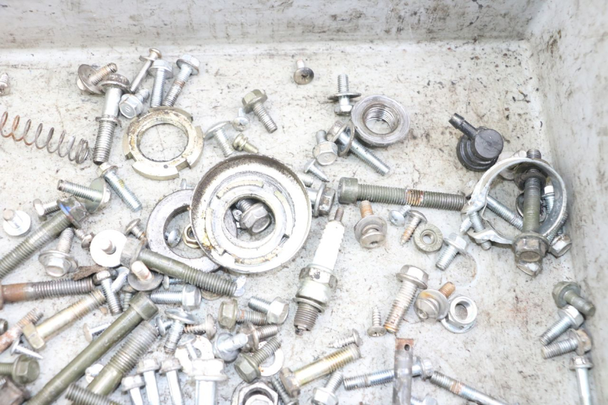 photo de SAC DE VIS ET BOULONS VASTRO STREET X 4T 50 (2016 - 2021) - Autre angle de vue