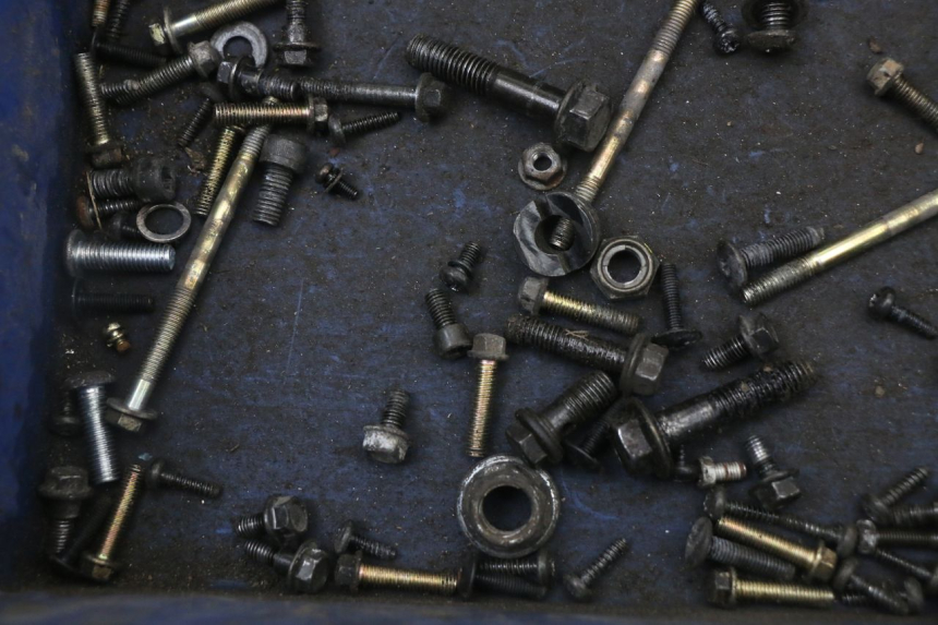 photo de SAC VISSERIE VIS PEUGEOT STREETZONE 2T 50 (2014 - 2019) - Autre angle de vue