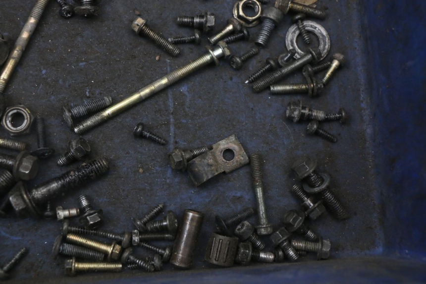 photo de SAC VISSERIE VIS PEUGEOT STREETZONE 2T 50 (2014 - 2019) - Gros plan technique