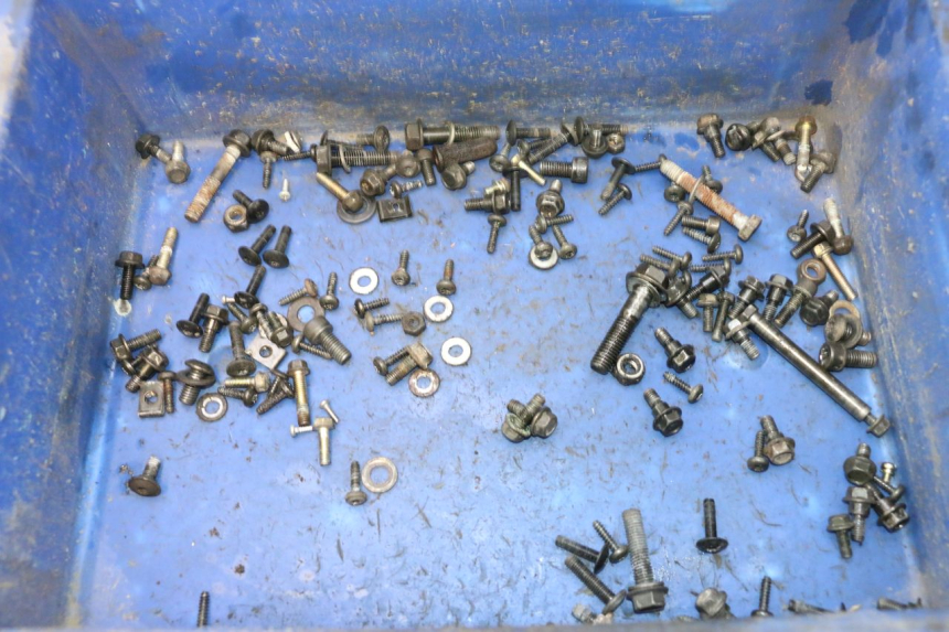 photo de SAC VISSERIE VIS PEUGEOT STREETZONE NAKED 2T 50 (2014 - 2018) - Détail de la pièce