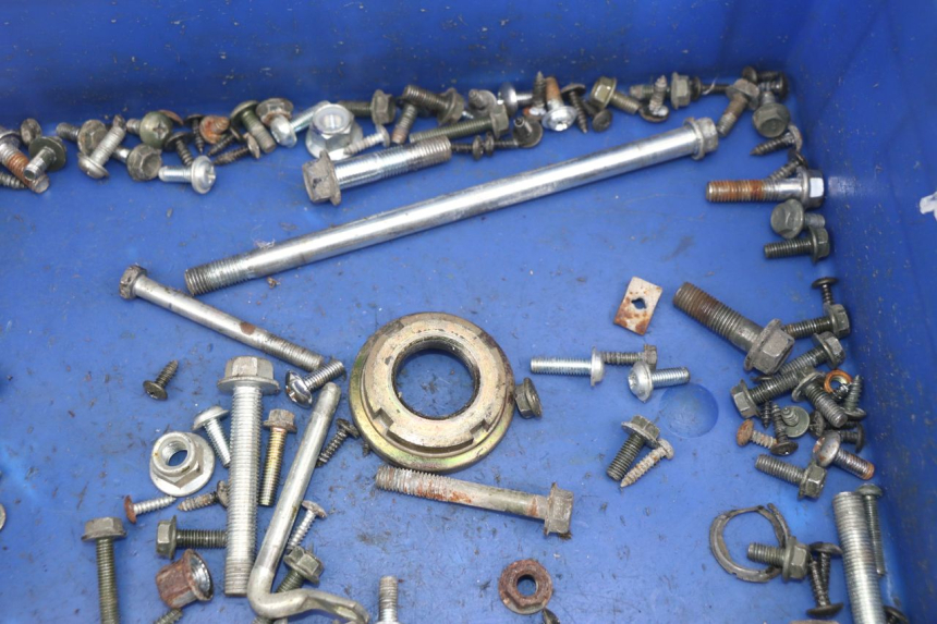 photo de SAC VISSERIE VIS PEUGEOT SUM UP 125 (2008 - 2013) - Détail de la pièce