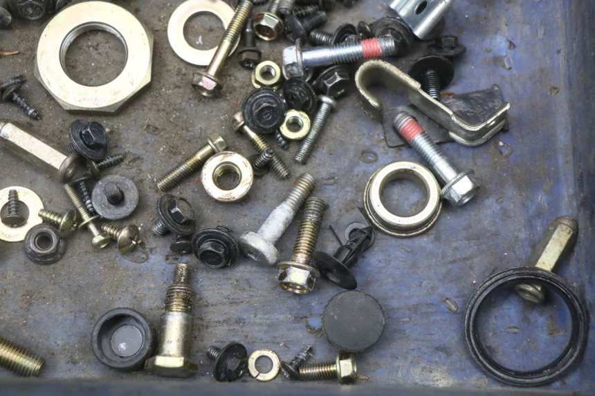 photo de SAC VISSERIE VIS KYMCO SUPER 8 4T 50 (2018 - 2020) - Gros plan technique