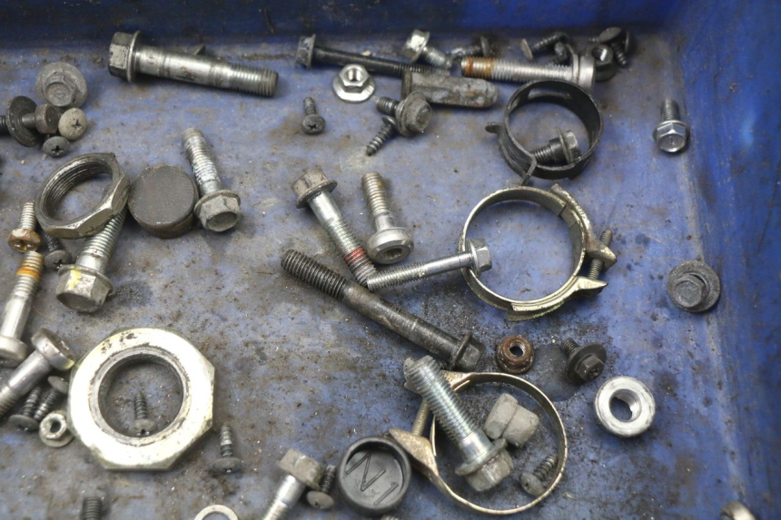 photo de SAC VISSERIE VIS KYMCO SUPER 8 4T 50 (2021 - 2024) - Zoom état d’usage