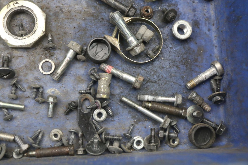 photo de SAC VISSERIE VIS KYMCO SUPER 8 4T 50 (2021 - 2024) - Gros plan technique