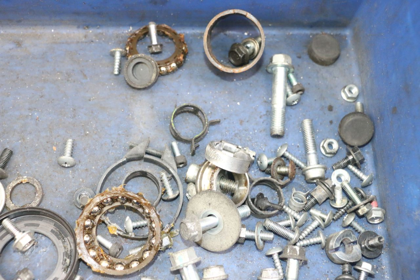 photo de SAC VISSERIE VIS SUZUKI BURGMAN 125 (2018 - 2021) - Zoom état d’usage