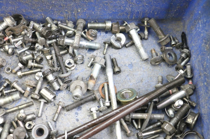 photo de SAC VISSERIE VIS SUZUKI BURGMAN 125 (2015 - 2017) - Autre angle de vue