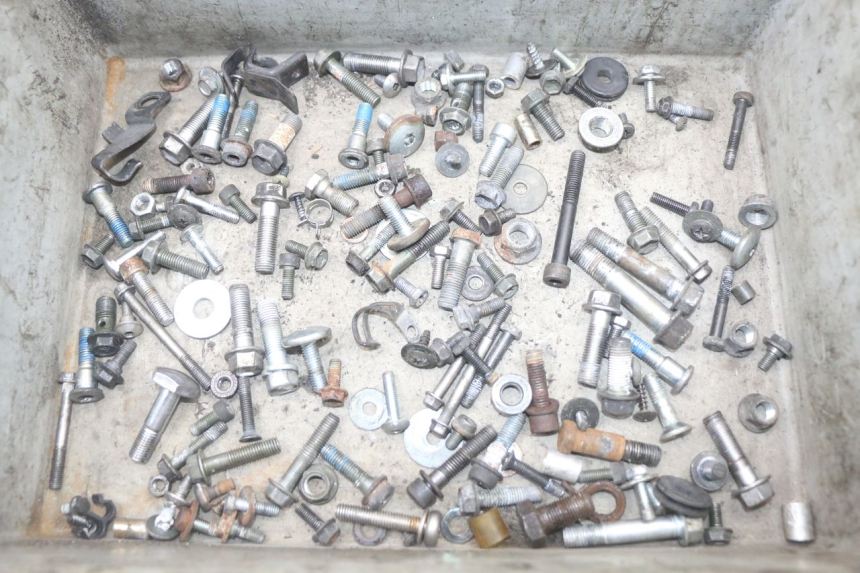 photo de SAC VISSERIE VIS SUZUKI GS F 500 (2004 - 2007) - Vue principale