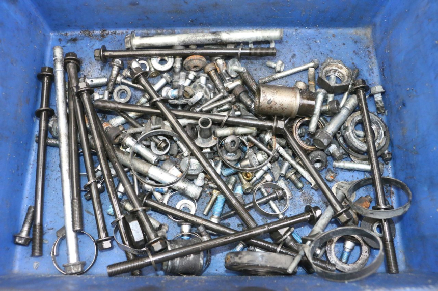 photo de SAC VISSERIE VIS SUZUKI GSX F GSXF 650 (2007 - 2015) - Vue principale