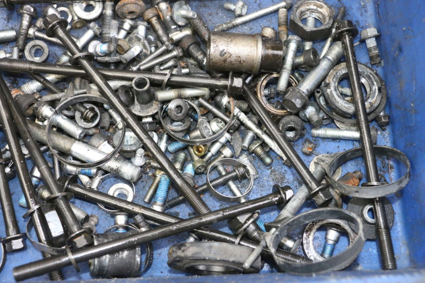 photo de SAC VISSERIE VIS SUZUKI GSX F GSXF 650 (2007 - 2015) - Détail de la pièce