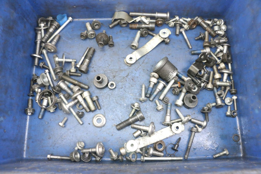 photo de SAC VISSERIE VIS SUZUKI GSX F GSXF 650 (2007 - 2015) - Vue principale