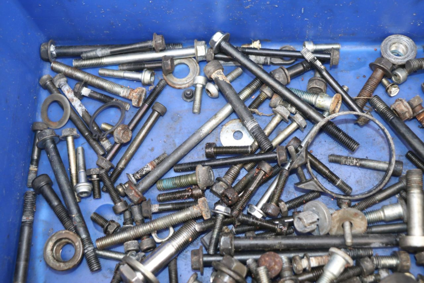 photo de SAC VISSERIE VIS SUZUKI GSXF GSX F 600 (1988 - 1997) - Autre angle de vue