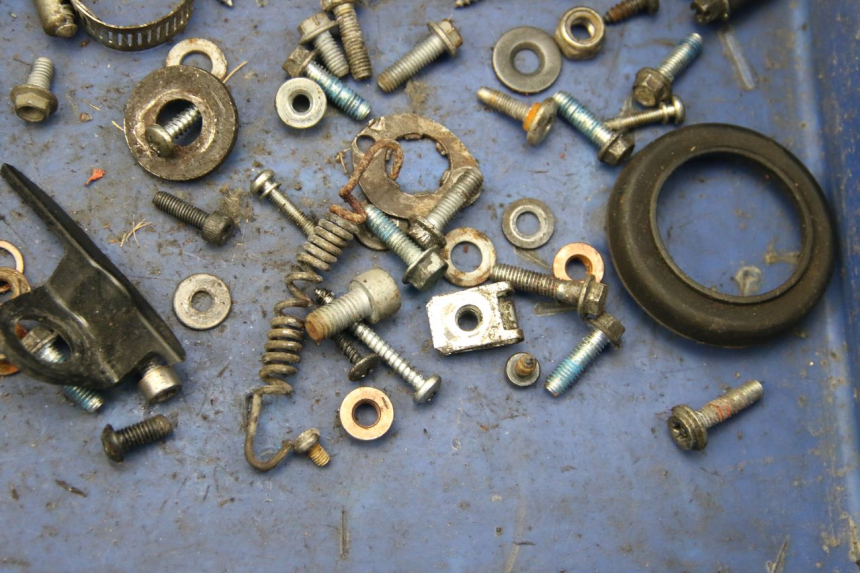 photo de SAC VISSERIE VIS APRILIA SX 50 (2011 - 2017) - Zoom état d’usage