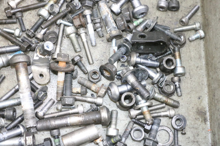 photo de SAC VISSERIE VIS YAMAHA TDM ABS 900 (2002 - 2014) - Gros plan technique