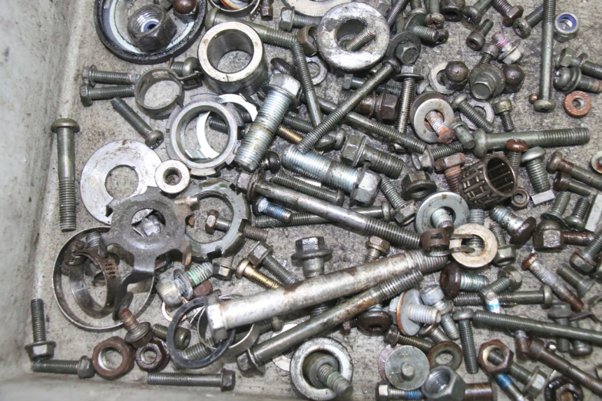 photo de SAC VISSERIE VIS YAMAHA TDR DELTABOX 125 (1997 - 2003) - Autre angle de vue