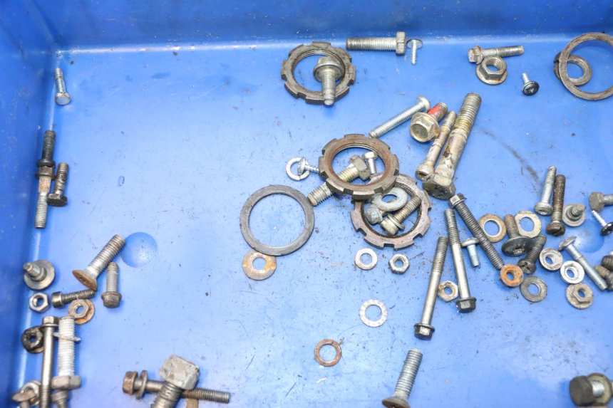 photo de SAC VISSERIE VIS PEUGEOT TREKKER TKR 50 (2005 - 2014) - Zoom état d’usage