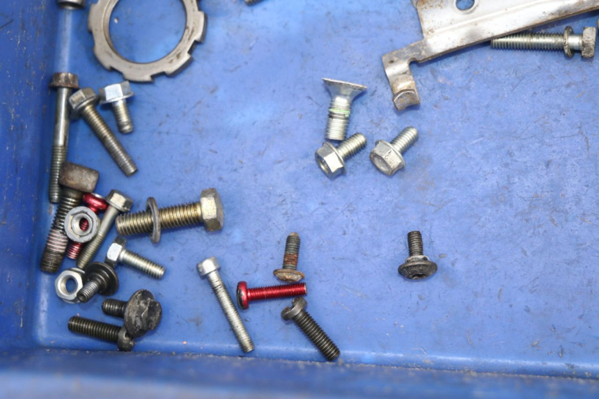 photo de SAC VISSERIE VIS PEUGEOT TREKKER 50 (1998 - 2004) - Zoom état d’usage