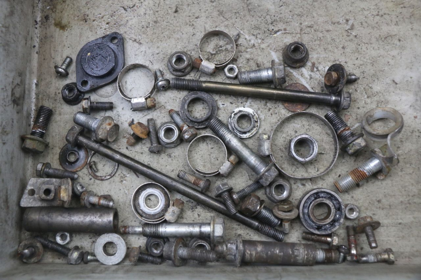 photo de SAC VISSERIE VIS SUZUKI TS X 80 (1984 - 1988) - Vue principale