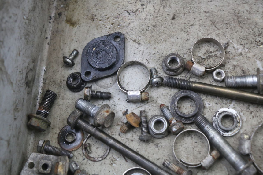 photo de SAC VISSERIE VIS SUZUKI TS X 80 (1984 - 1988) - Détail de la pièce