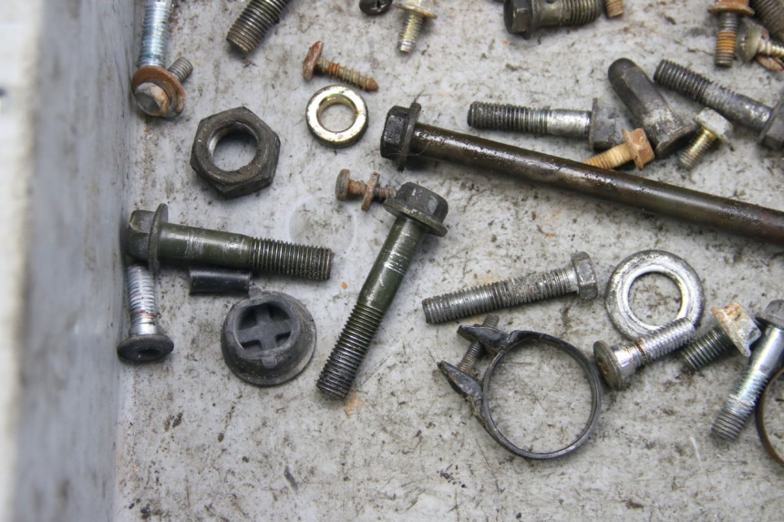 photo de SAC VISSERIE VIS PEUGEOT TWEET 4T 50 (2010 - 2014) - Détail de la pièce