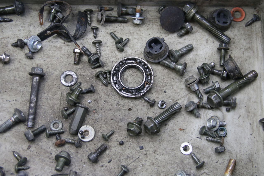 photo de SAC VISSERIE VIS PEUGEOT TWEET 4T 50 (2010 - 2014) - Autre angle de vue