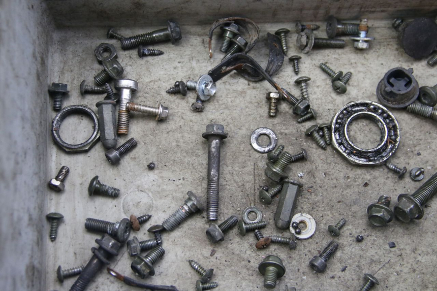 photo de SAC VISSERIE VIS PEUGEOT TWEET 4T 50 (2010 - 2014) - Gros plan technique