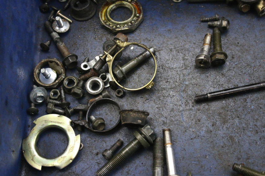 photo de SAC VISSERIE VIS PEUGEOT TWEET 4T 50 (2010 - 2014) - Zoom état d’usage