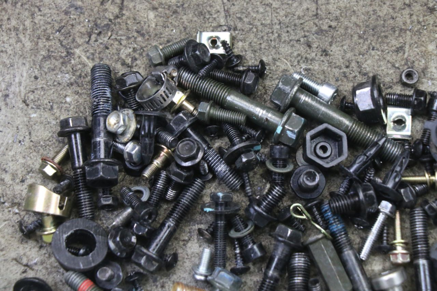 photo de SAC VISSERIE VIS PEUGEOT TWEET 4T 50 (2023 - 2025) - Détail de la pièce